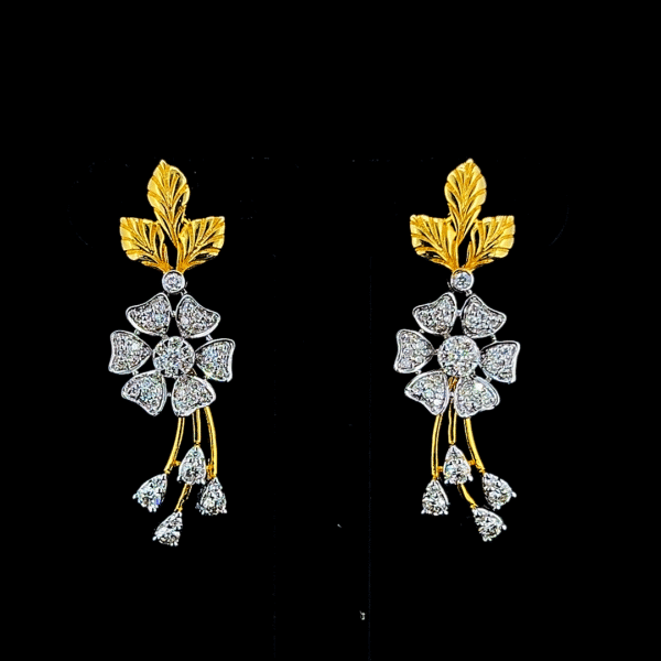 Elegant Gold and Diamond Jewelry Set with Necklace and Earrings - Image 3